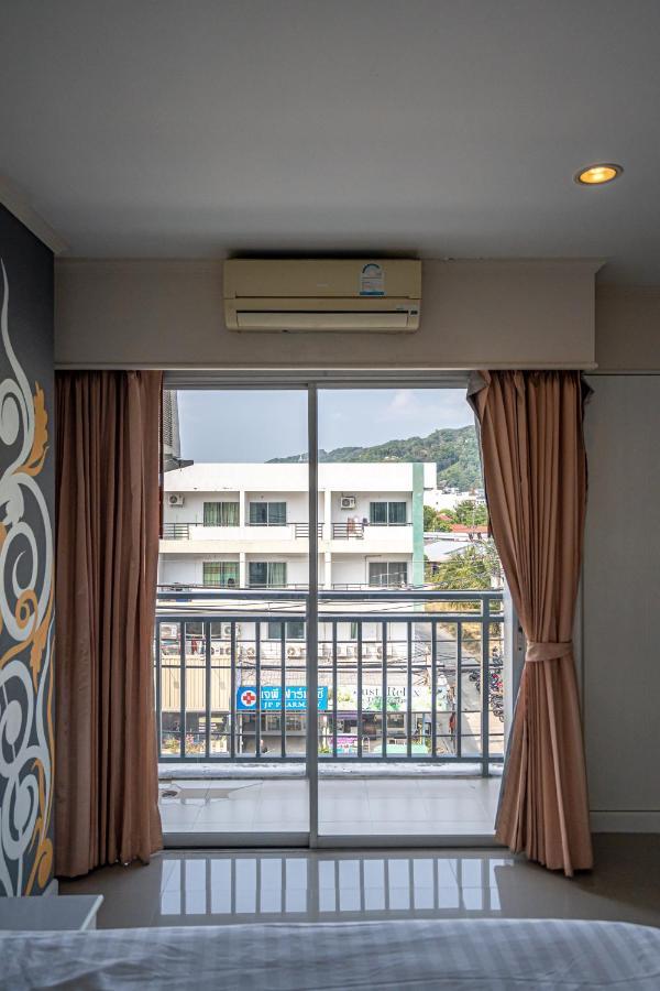 Santi White House Patong Hotel Exterior foto